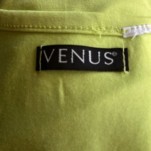 Venus light lime stretchy gathered scoop neck double banded hem tank midi. Med - Picture 5 of 5